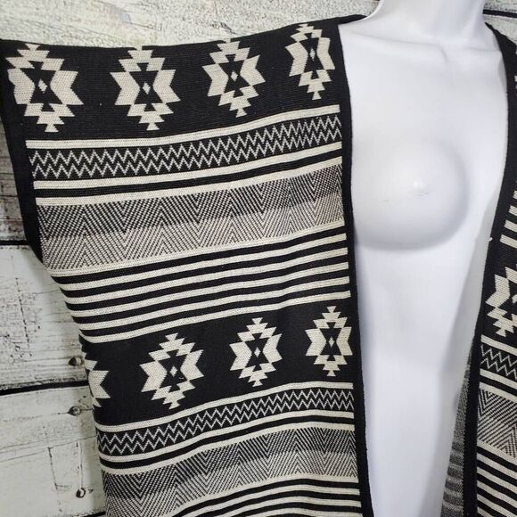 Jon & Anna New York Open Front Poncho Cardigan S/M Black White Aztec Print - Picture 2 of 5